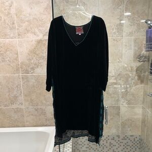 Black velvet size XL Johnny Was Dress like new